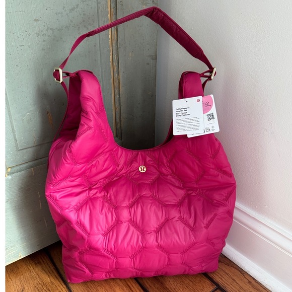 Lululemon Handbags - NWT Lululemon Quilty Pleasures Shoulder Bag 14L Berry Rumble Gold Quilted Hobo